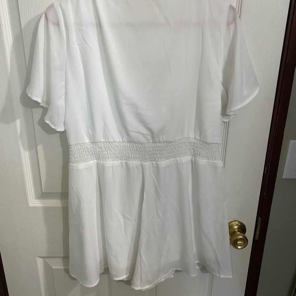 White romper - Picture 2 of 2